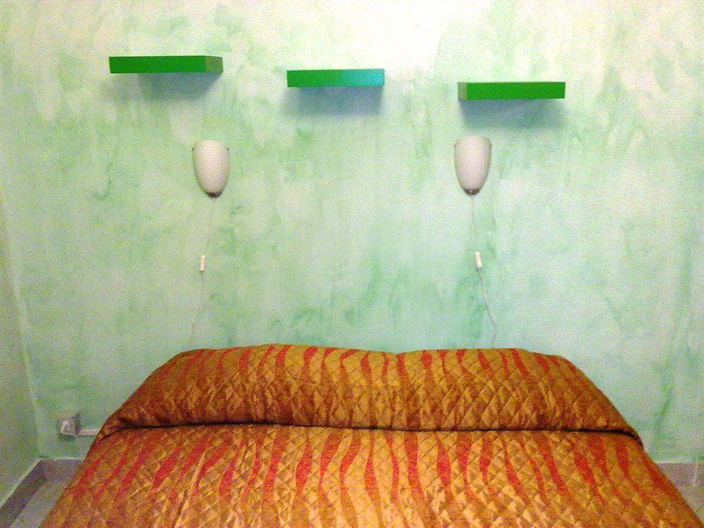 רומא Gigi Holiday Rooms מראה חיצוני תמונה