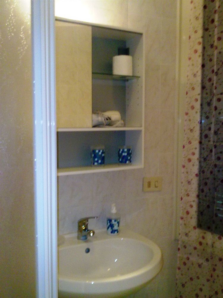 רומא Gigi Holiday Rooms מראה חיצוני תמונה