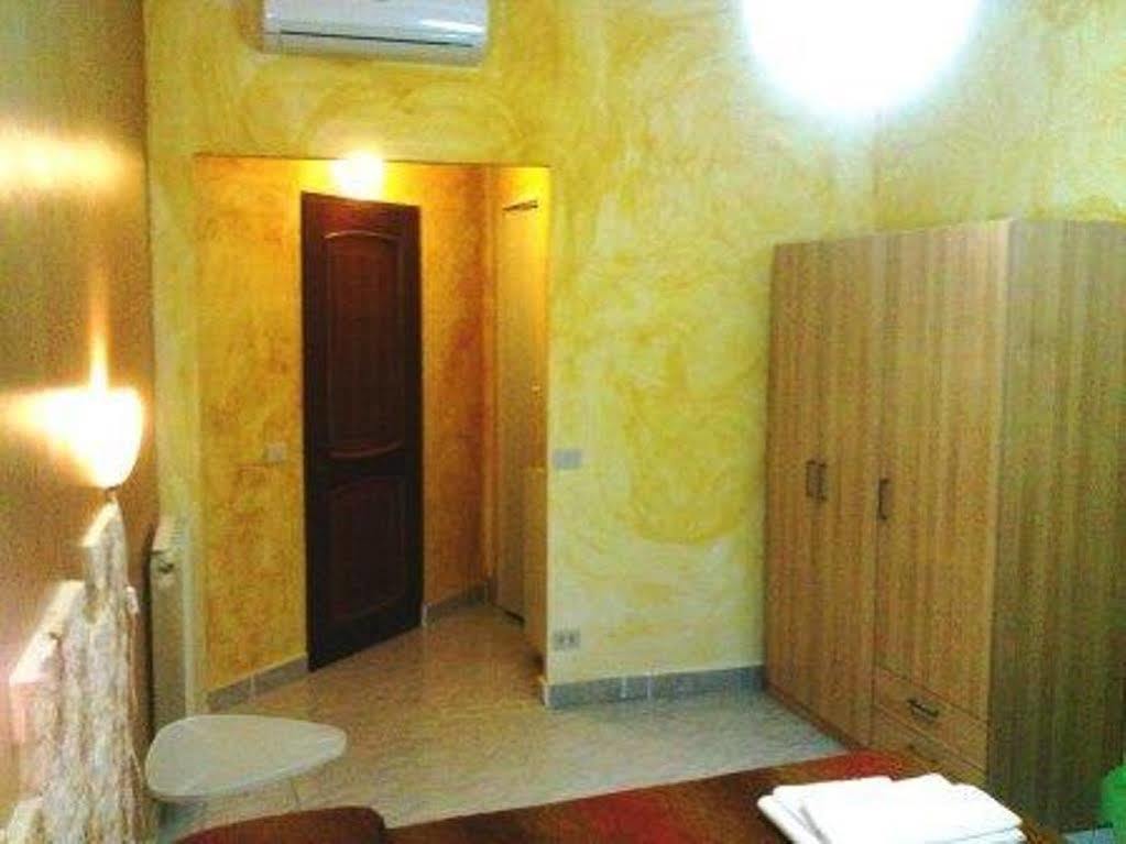 רומא Gigi Holiday Rooms מראה חיצוני תמונה