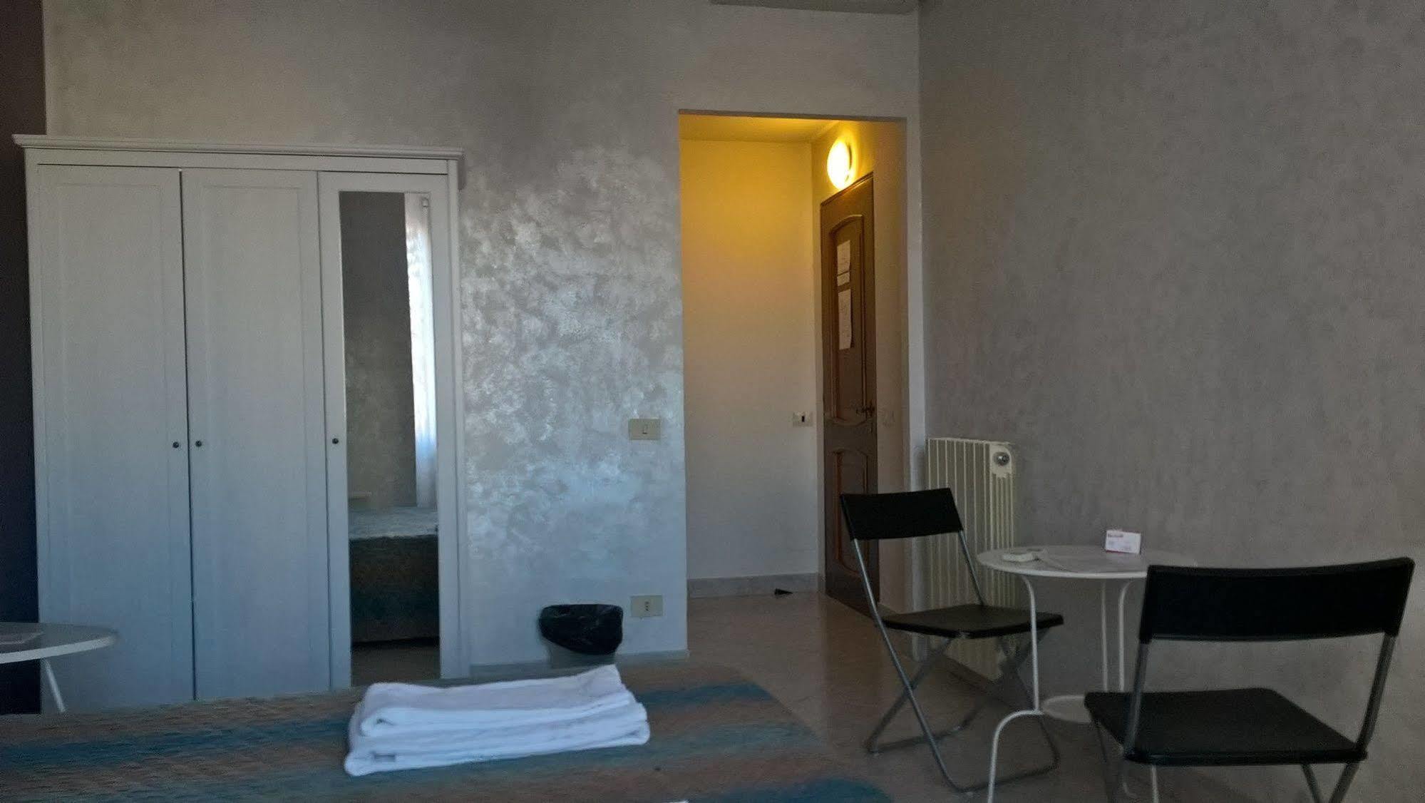 רומא Gigi Holiday Rooms מראה חיצוני תמונה