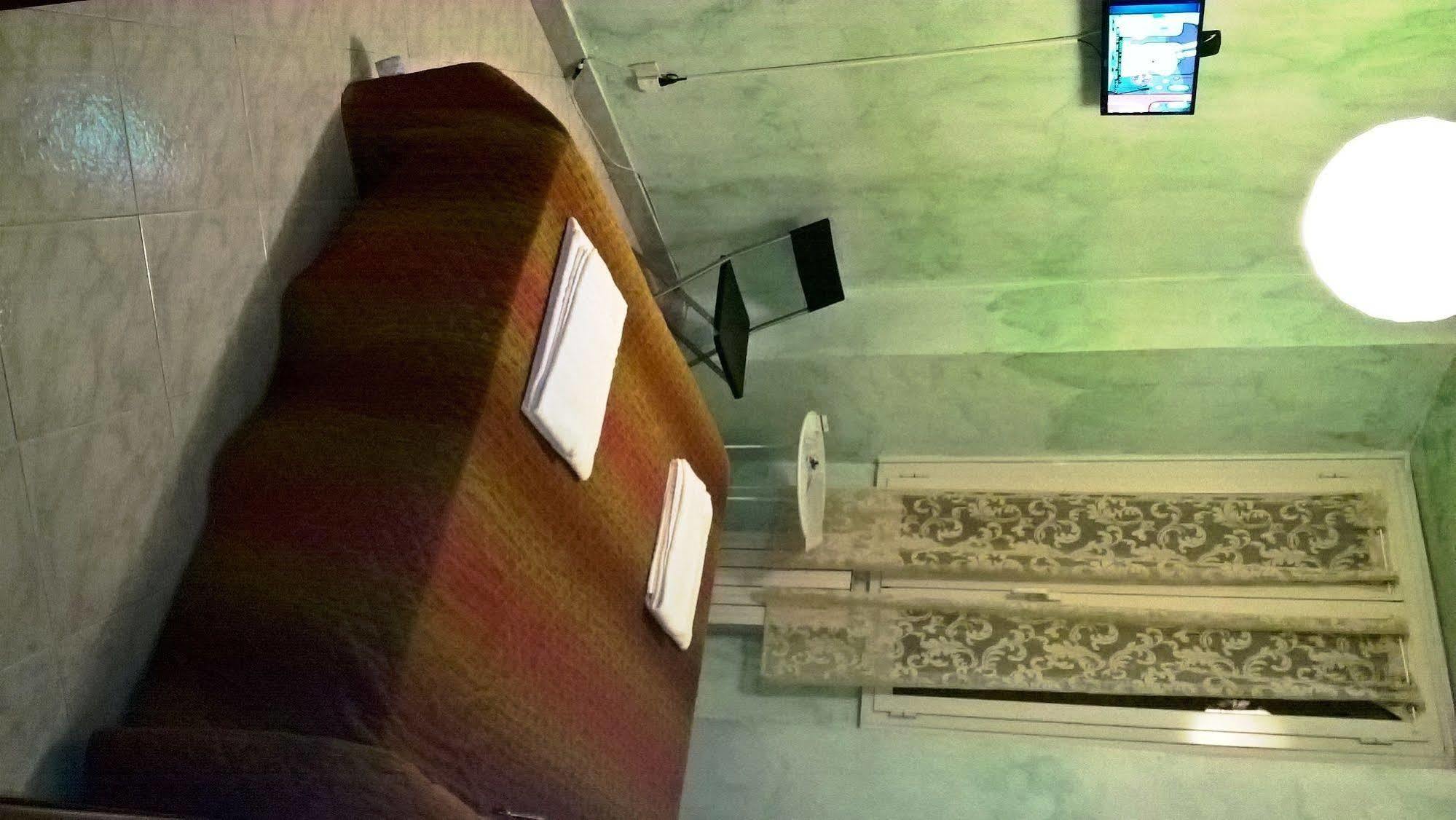 רומא Gigi Holiday Rooms מראה חיצוני תמונה