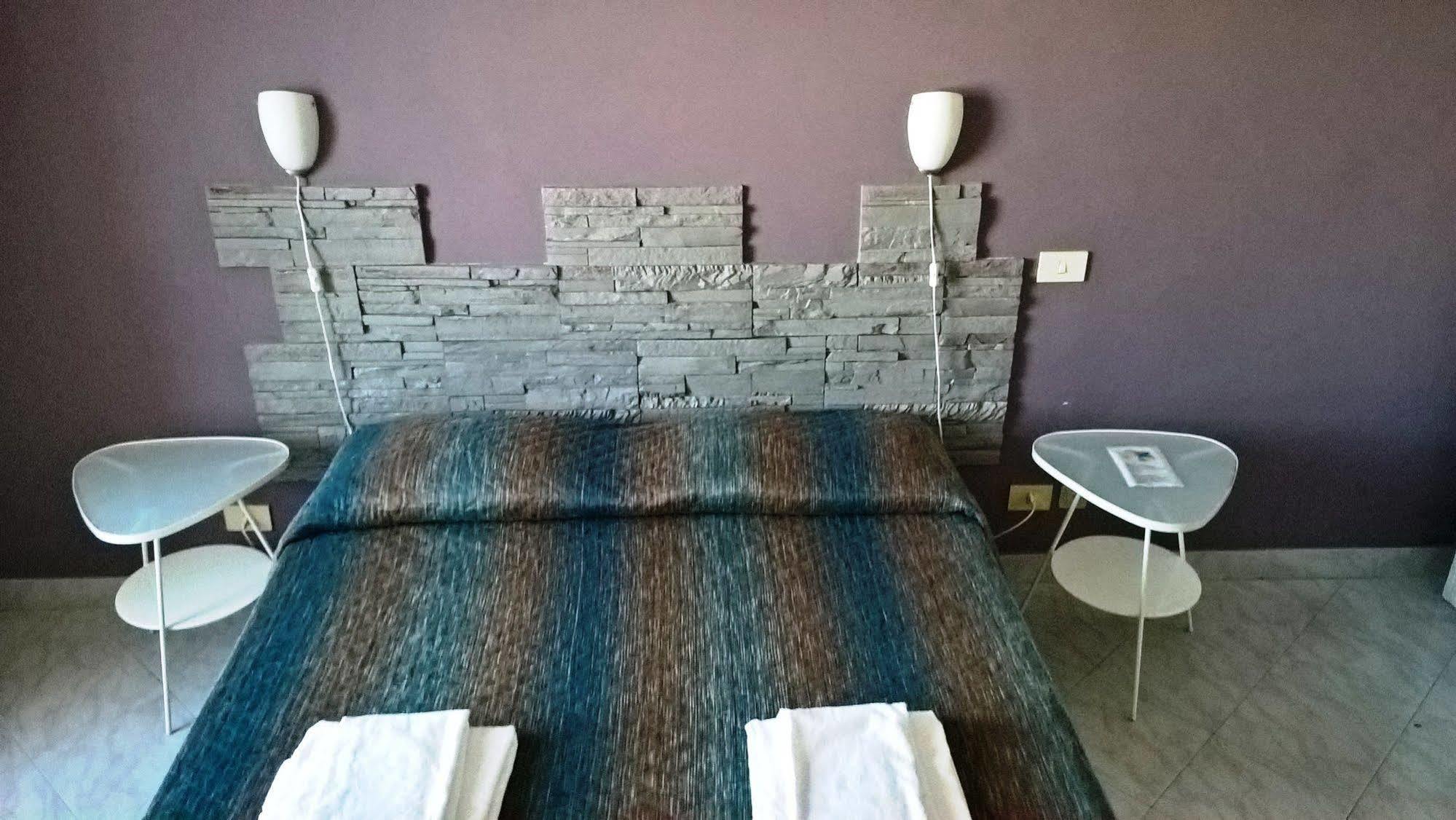 רומא Gigi Holiday Rooms מראה חיצוני תמונה