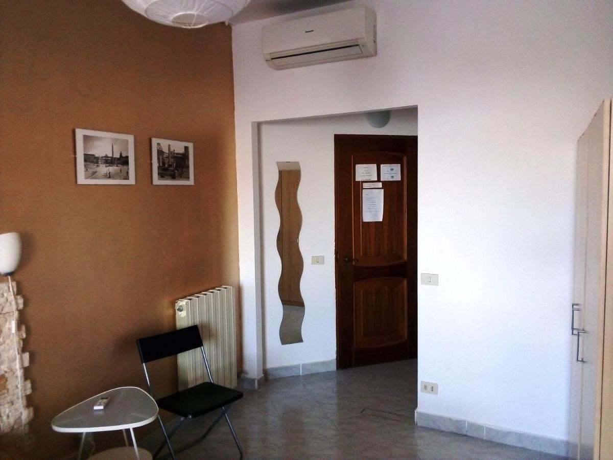 רומא Gigi Holiday Rooms מראה חיצוני תמונה